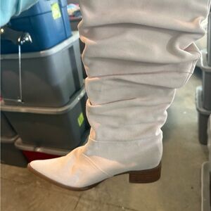 Elegant Slouchy Beige Boots